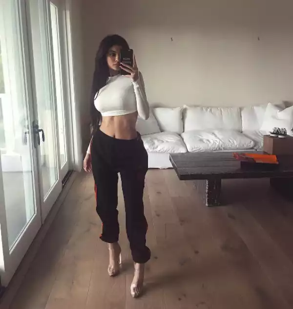 Kylie Jenner shows off her abs in new photos